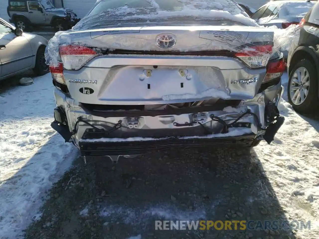 9 Photograph of a damaged car JTDEAMDE3MJ033705 TOYOTA COROLLA 2021