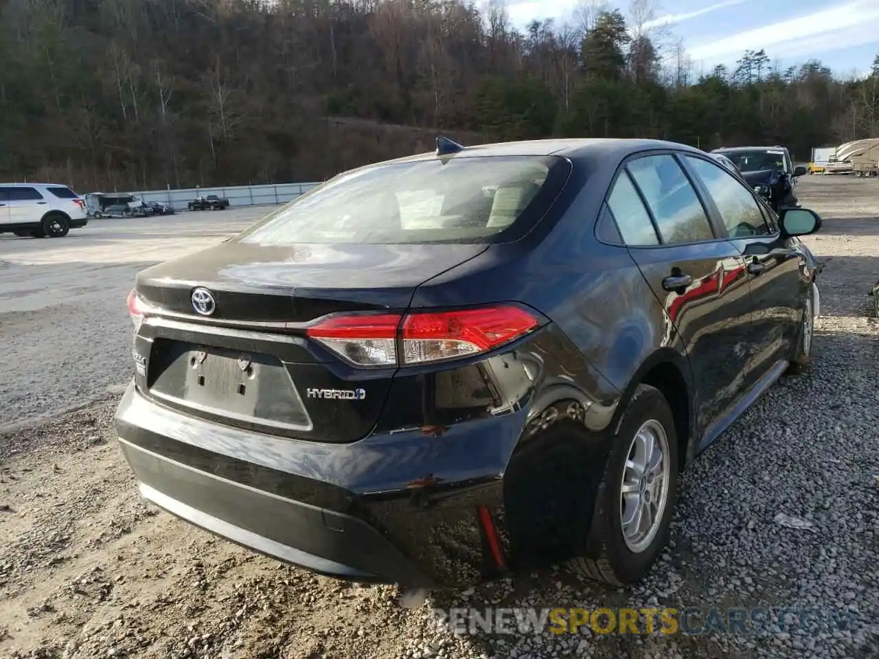 4 Photograph of a damaged car JTDEAMDE3MJ034448 TOYOTA COROLLA 2021