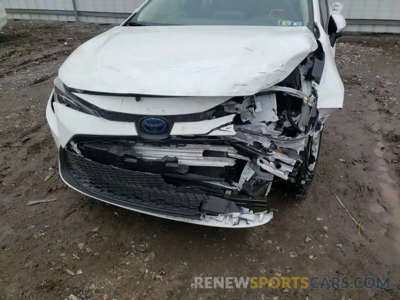 9 Photograph of a damaged car JTDEAMDE4MJ002009 TOYOTA COROLLA 2021