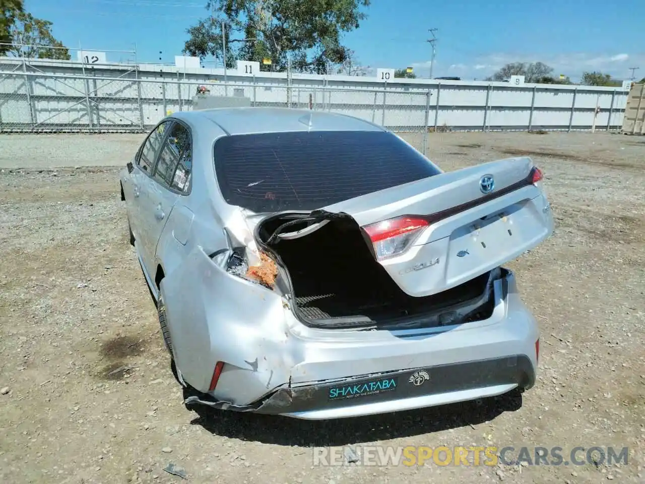 9 Photograph of a damaged car JTDEAMDE4MJ005895 TOYOTA COROLLA 2021