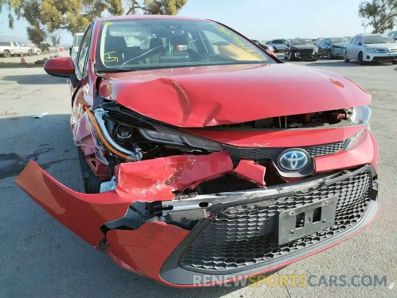 9 Photograph of a damaged car JTDEAMDE4MJ005914 TOYOTA COROLLA 2021