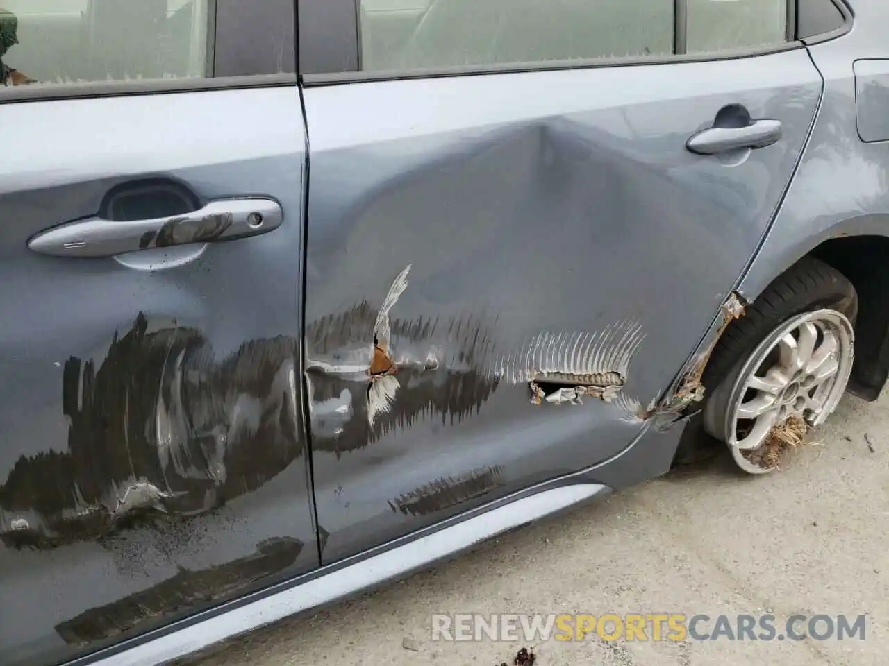 9 Photograph of a damaged car JTDEAMDE4MJ008070 TOYOTA COROLLA 2021