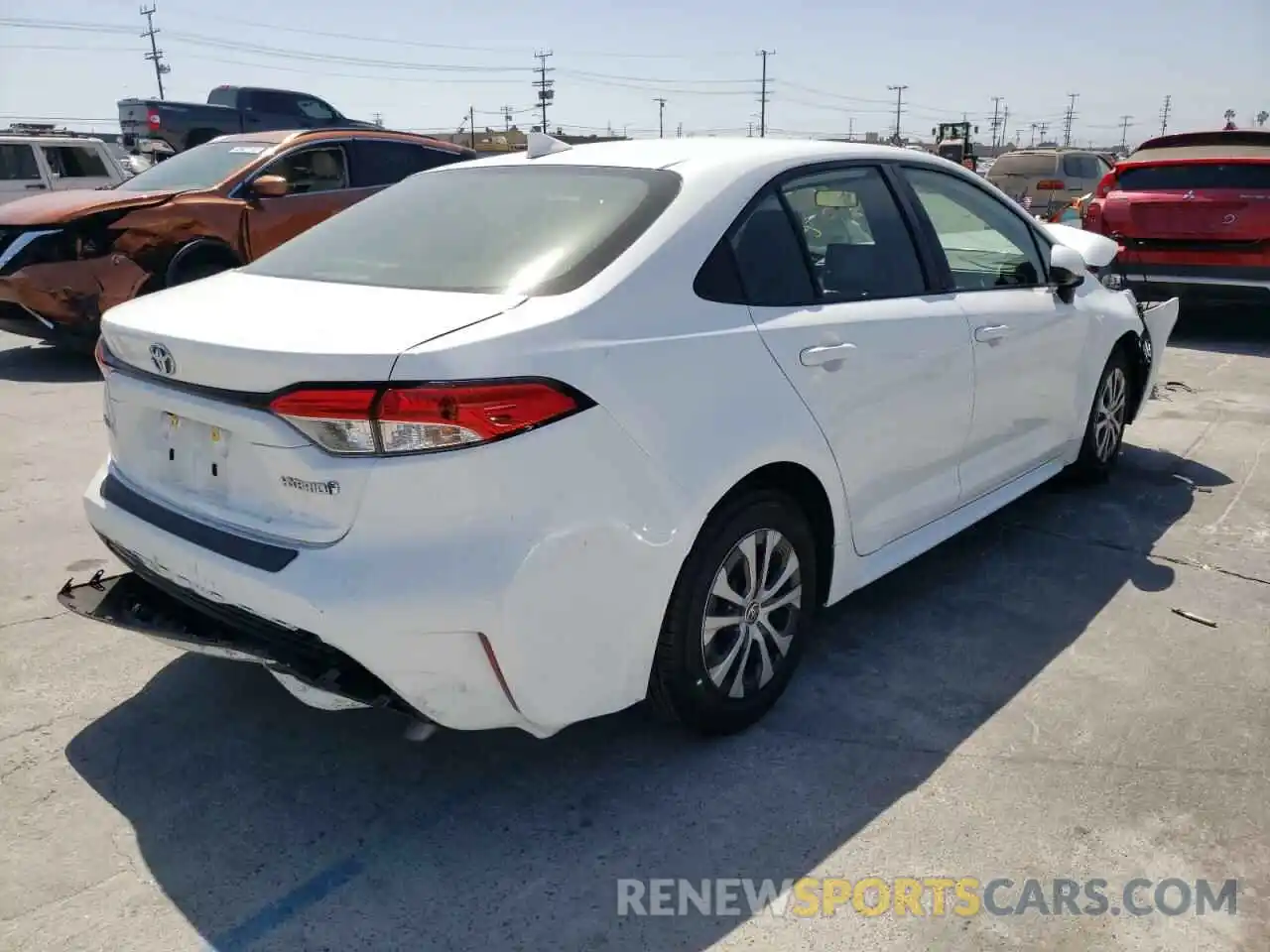 4 Photograph of a damaged car JTDEAMDE4MJ008747 TOYOTA COROLLA 2021