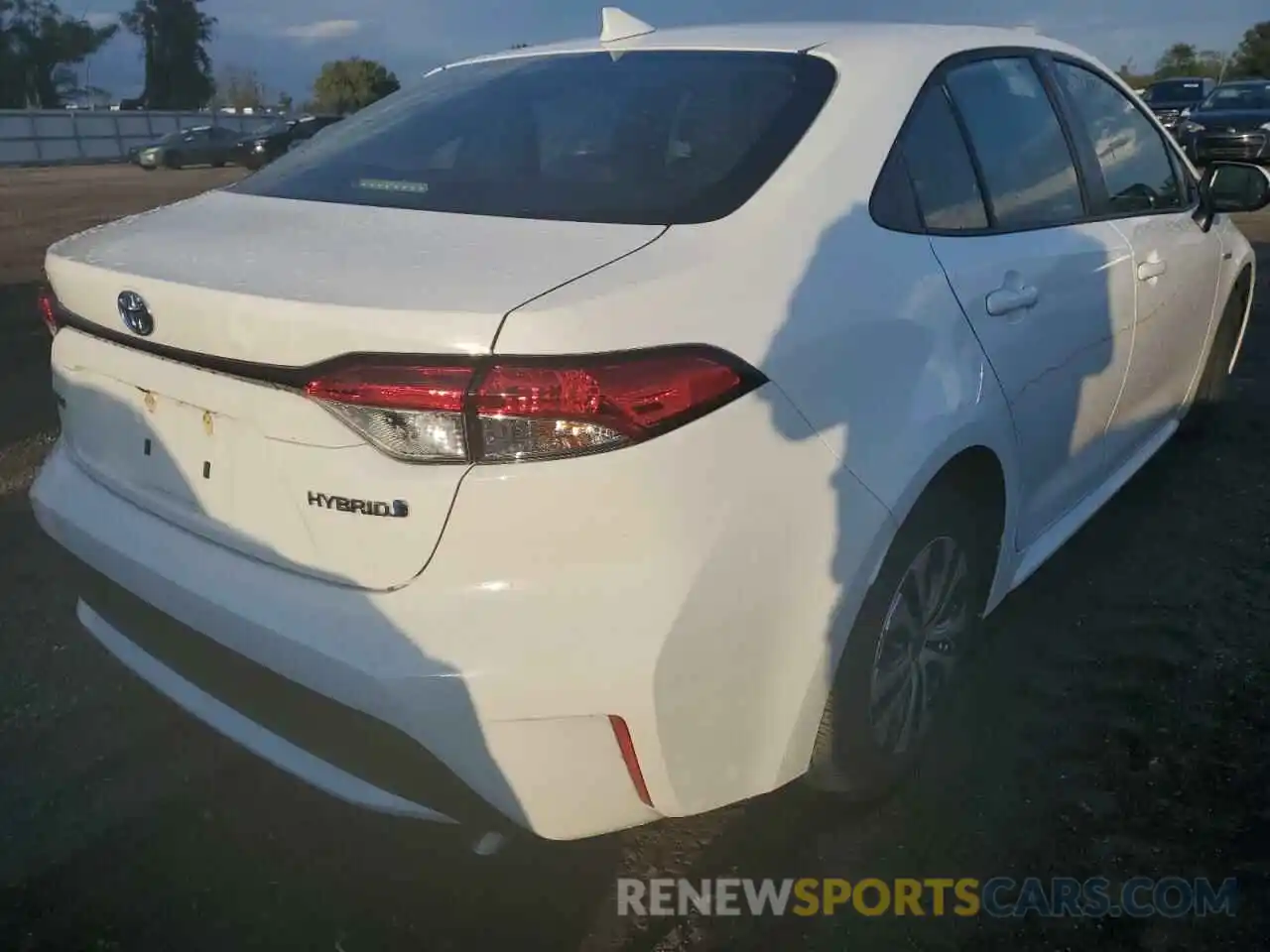 4 Photograph of a damaged car JTDEAMDE4MJ009591 TOYOTA COROLLA 2021