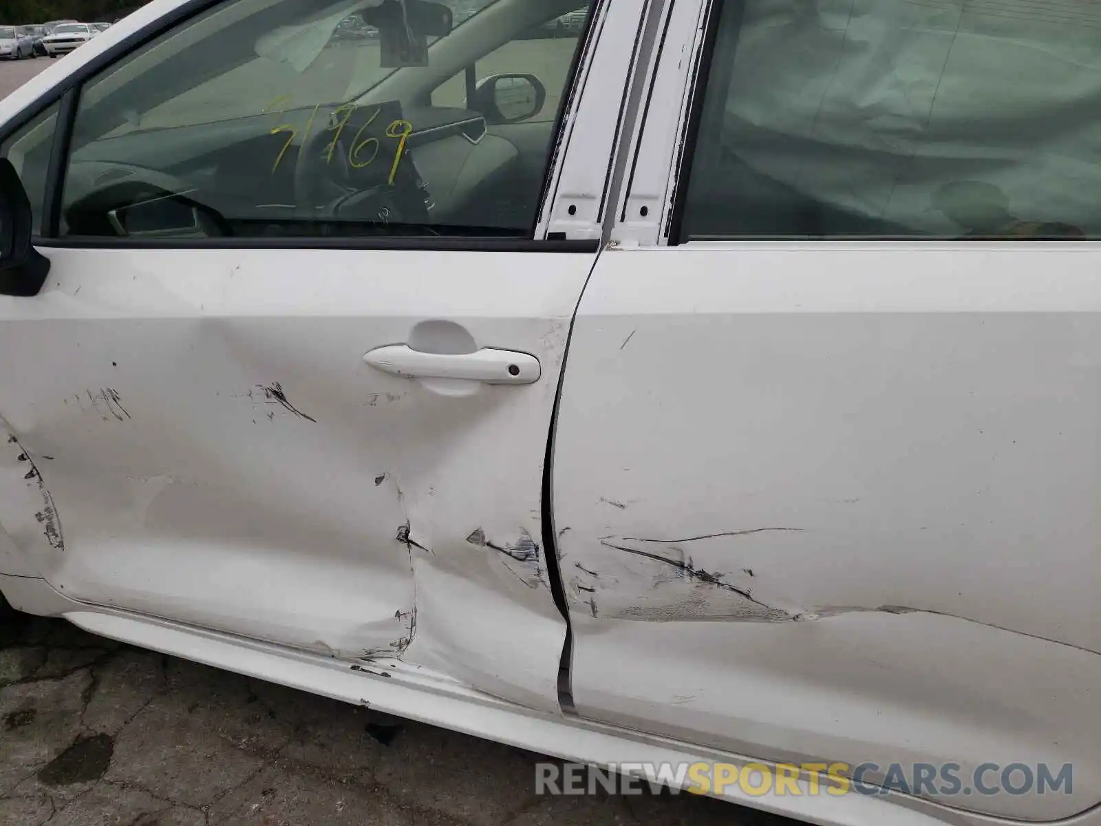 9 Photograph of a damaged car JTDEAMDE4MJ010742 TOYOTA COROLLA 2021