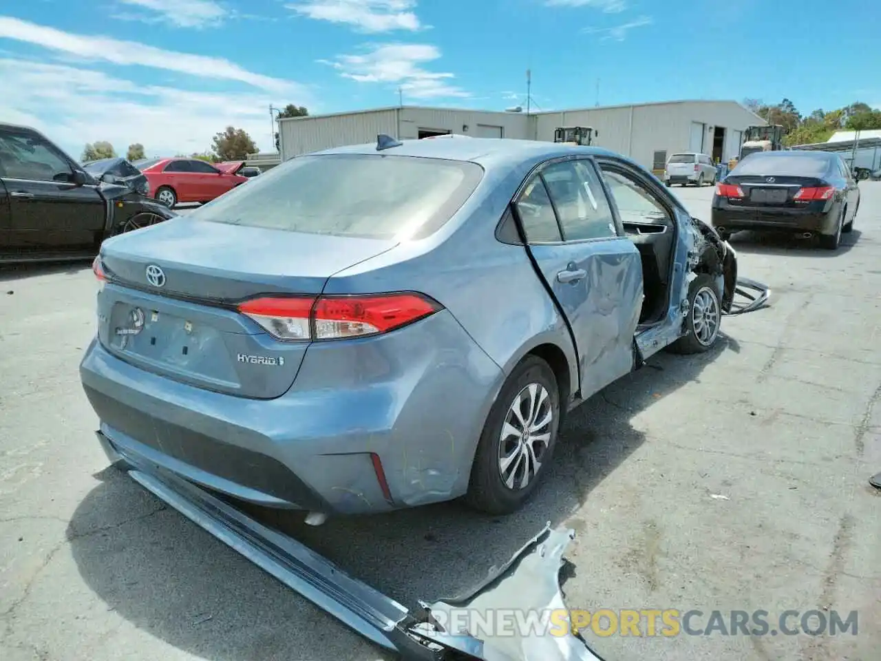 4 Photograph of a damaged car JTDEAMDE4MJ013656 TOYOTA COROLLA 2021