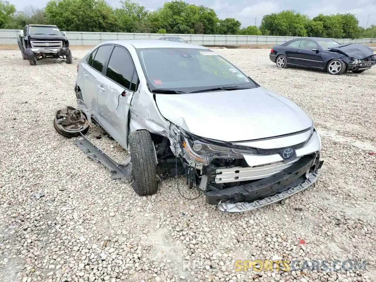 1 Photograph of a damaged car JTDEAMDE4MJ014418 TOYOTA COROLLA 2021