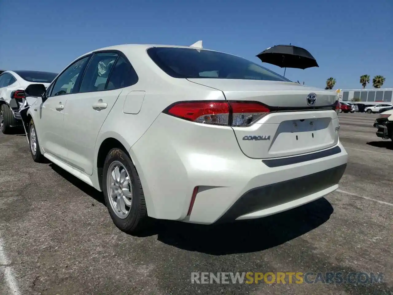 3 Photograph of a damaged car JTDEAMDE4MJ016055 TOYOTA COROLLA 2021