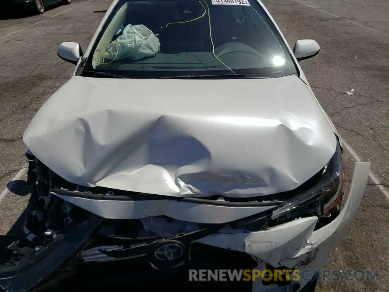 9 Photograph of a damaged car JTDEAMDE4MJ016055 TOYOTA COROLLA 2021