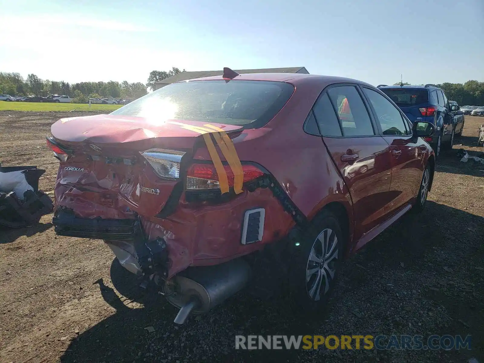 4 Photograph of a damaged car JTDEAMDE4MJ018873 TOYOTA COROLLA 2021