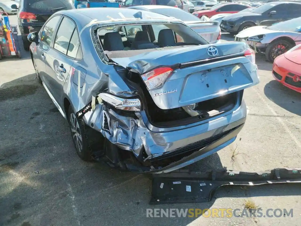 9 Photograph of a damaged car JTDEAMDE4MJ030442 TOYOTA COROLLA 2021