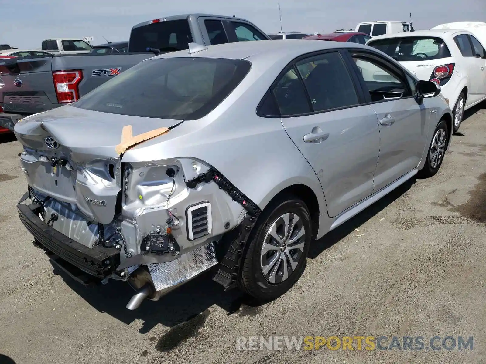 4 Photograph of a damaged car JTDEAMDE4MJ030571 TOYOTA COROLLA 2021