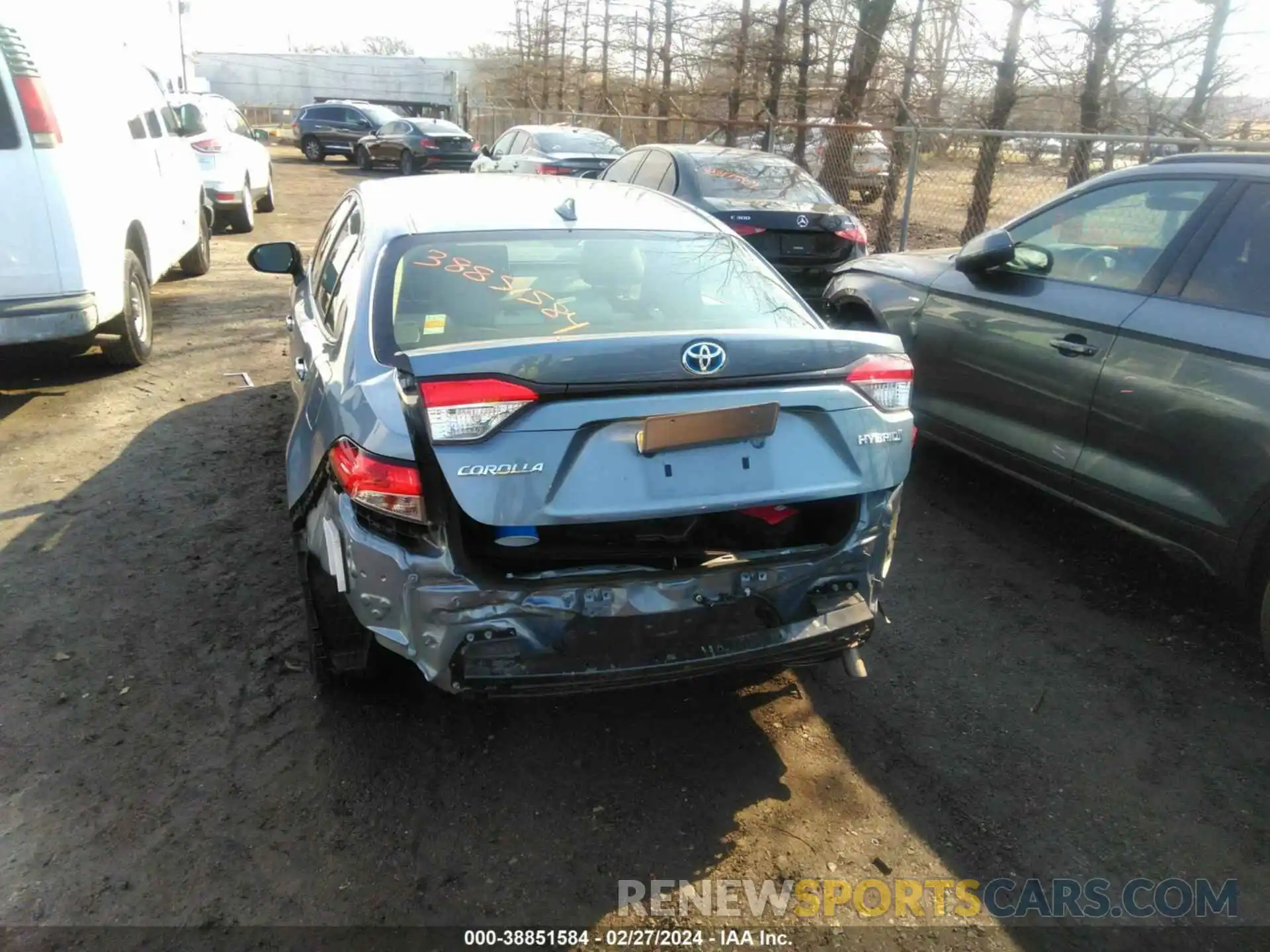 16 Photograph of a damaged car JTDEAMDE4MJ034345 TOYOTA COROLLA 2021