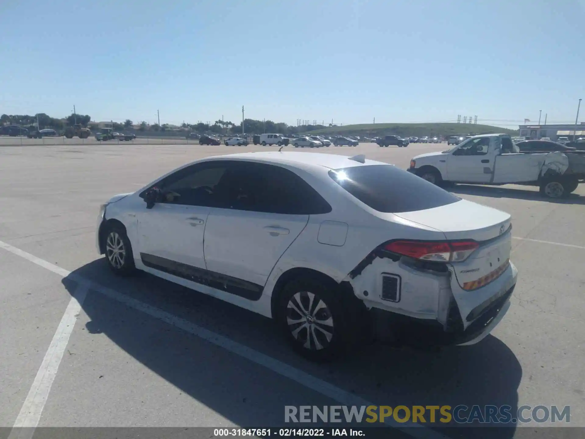 3 Photograph of a damaged car JTDEAMDE4MJ034443 TOYOTA COROLLA 2021