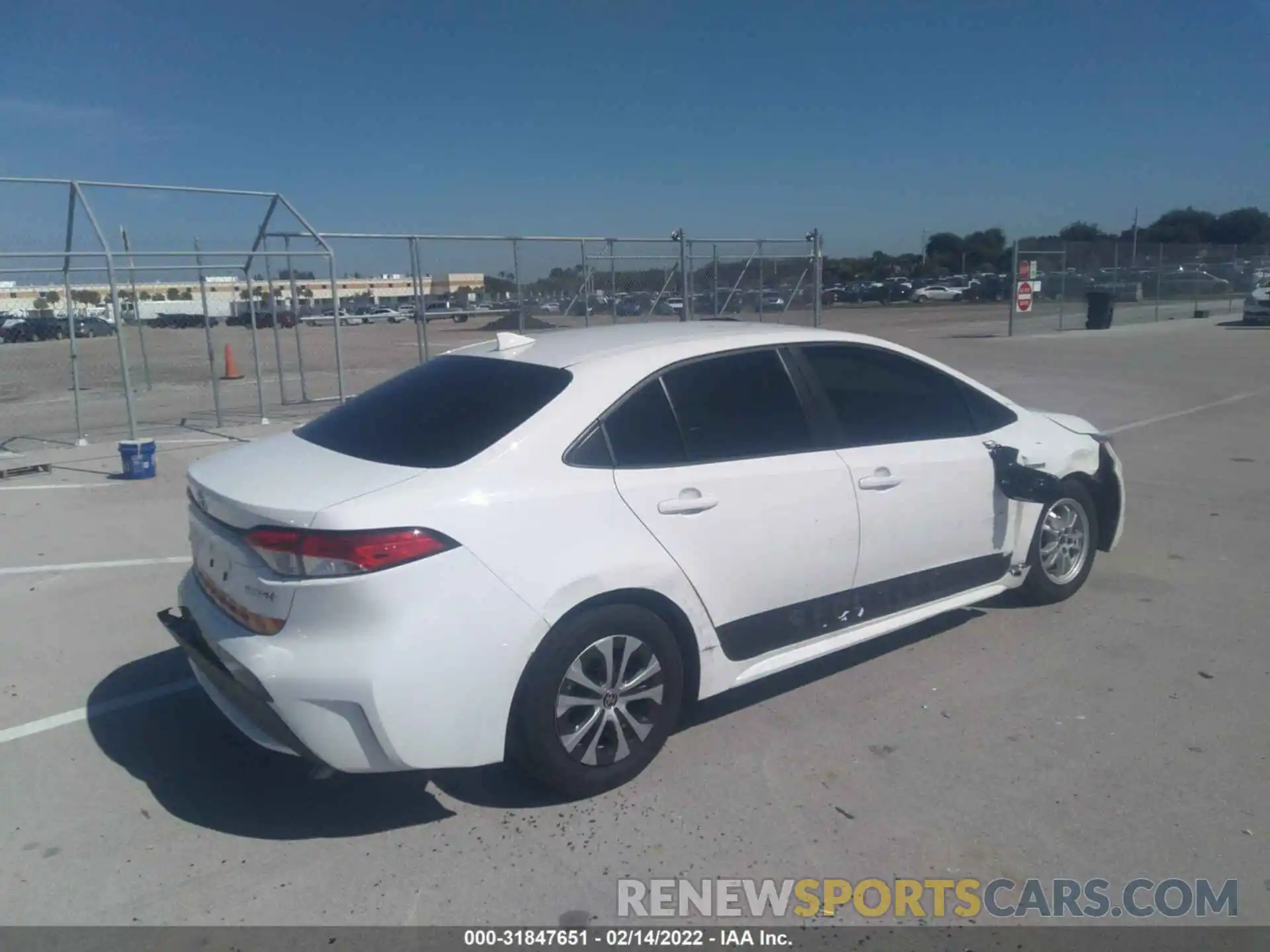 4 Photograph of a damaged car JTDEAMDE4MJ034443 TOYOTA COROLLA 2021