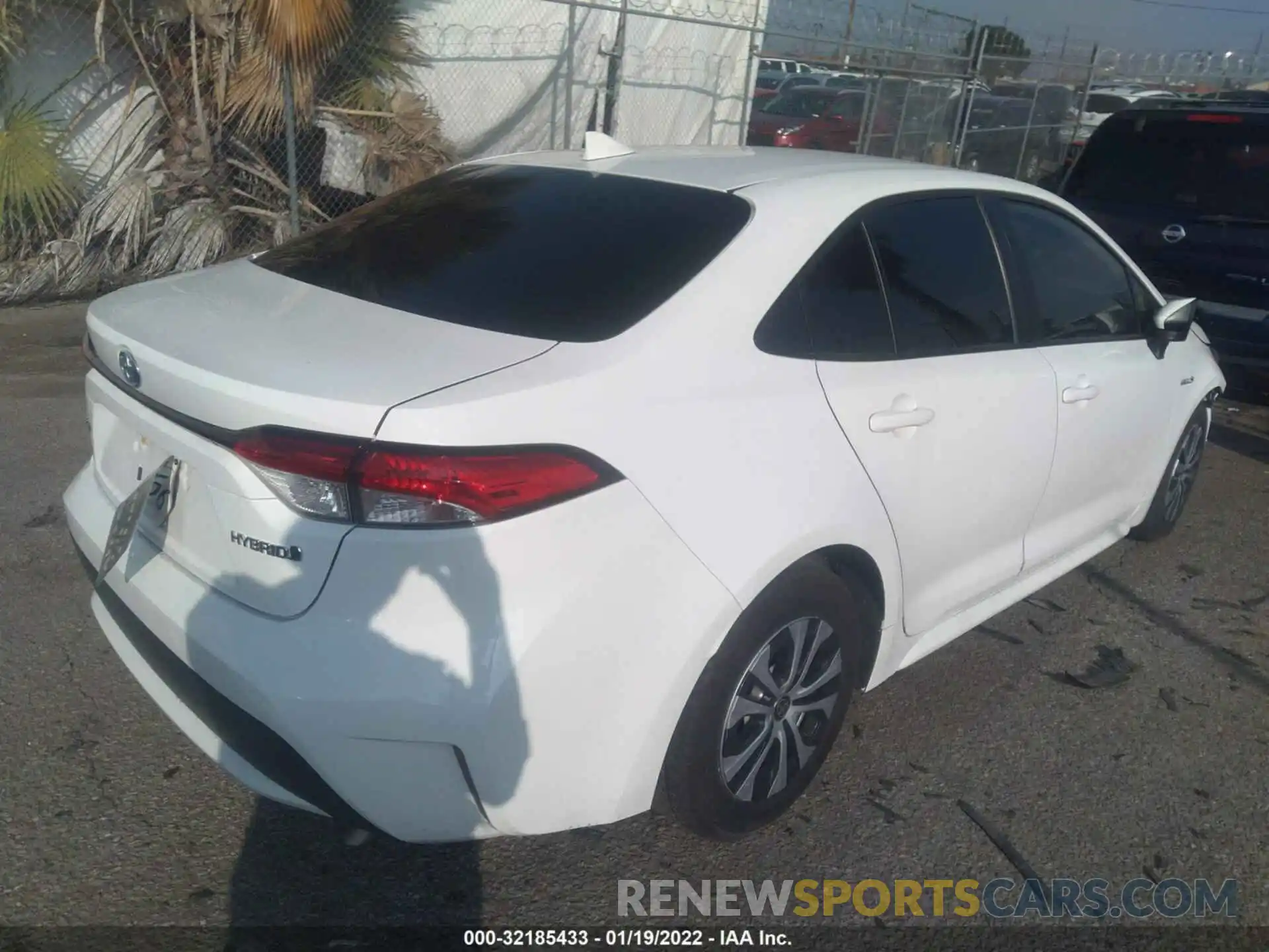 4 Photograph of a damaged car JTDEAMDE5MJ000320 TOYOTA COROLLA 2021