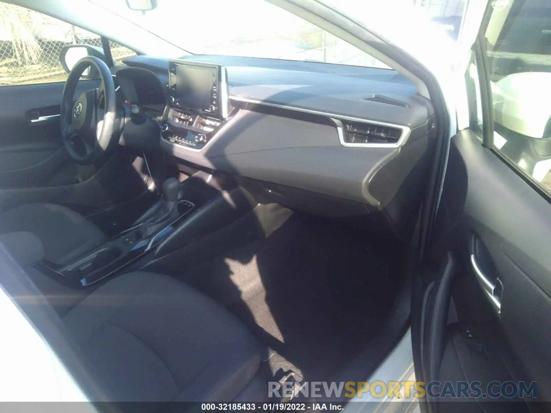 5 Photograph of a damaged car JTDEAMDE5MJ000320 TOYOTA COROLLA 2021