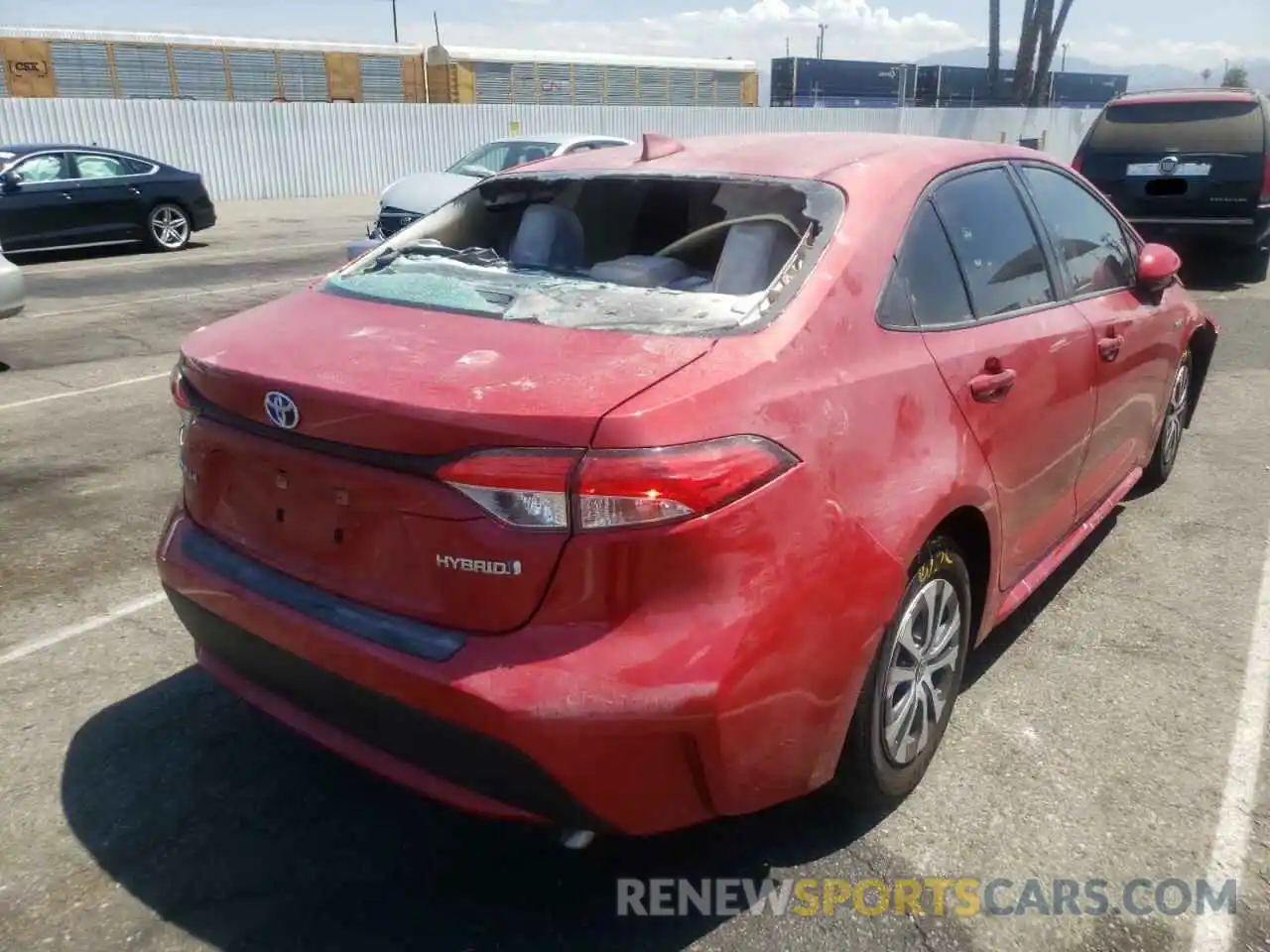 4 Photograph of a damaged car JTDEAMDE5MJ005517 TOYOTA COROLLA 2021