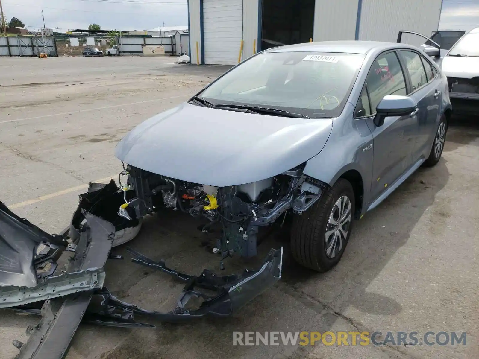 2 Photograph of a damaged car JTDEAMDE5MJ005906 TOYOTA COROLLA 2021