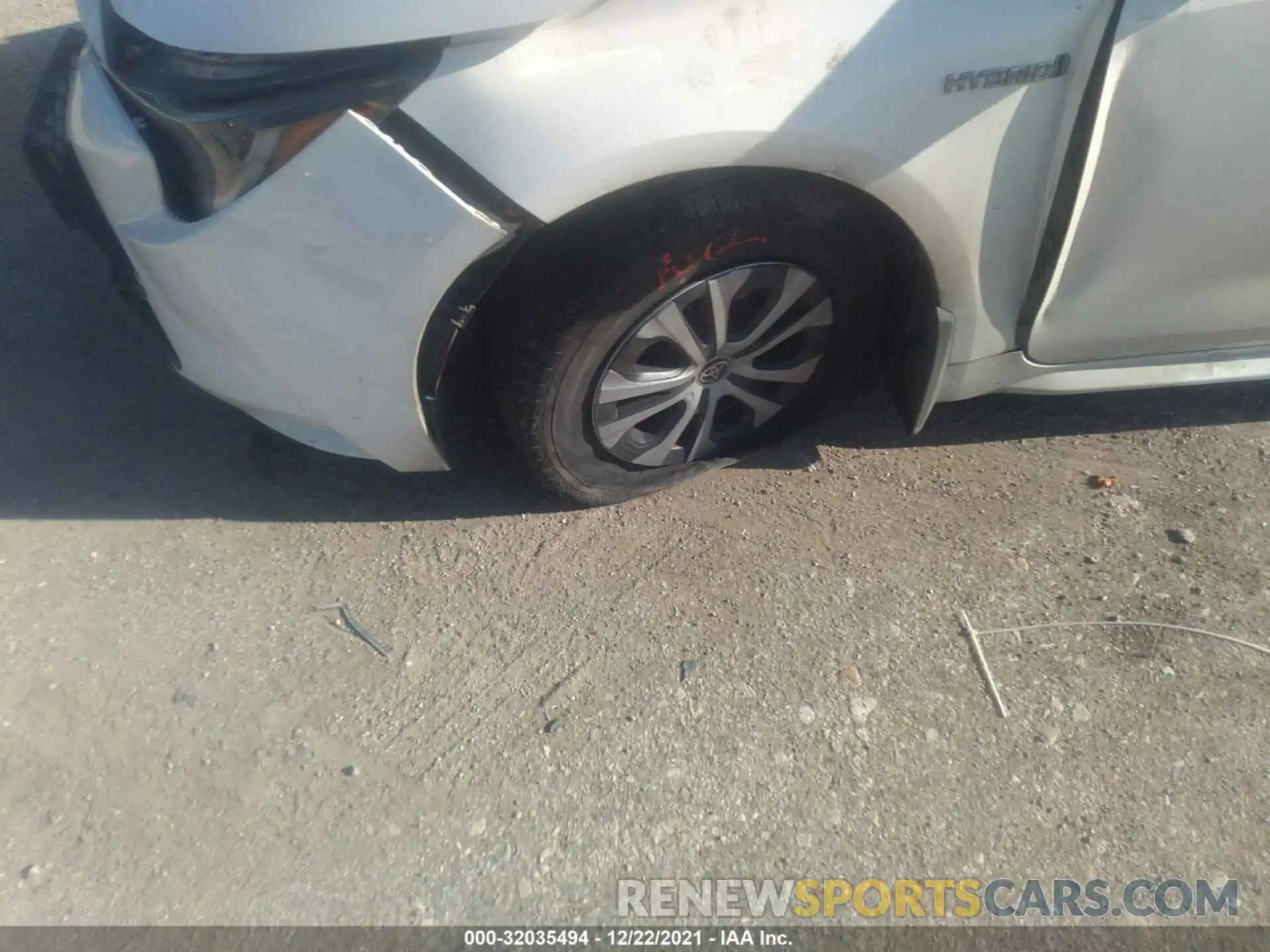 12 Photograph of a damaged car JTDEAMDE5MJ008160 TOYOTA COROLLA 2021