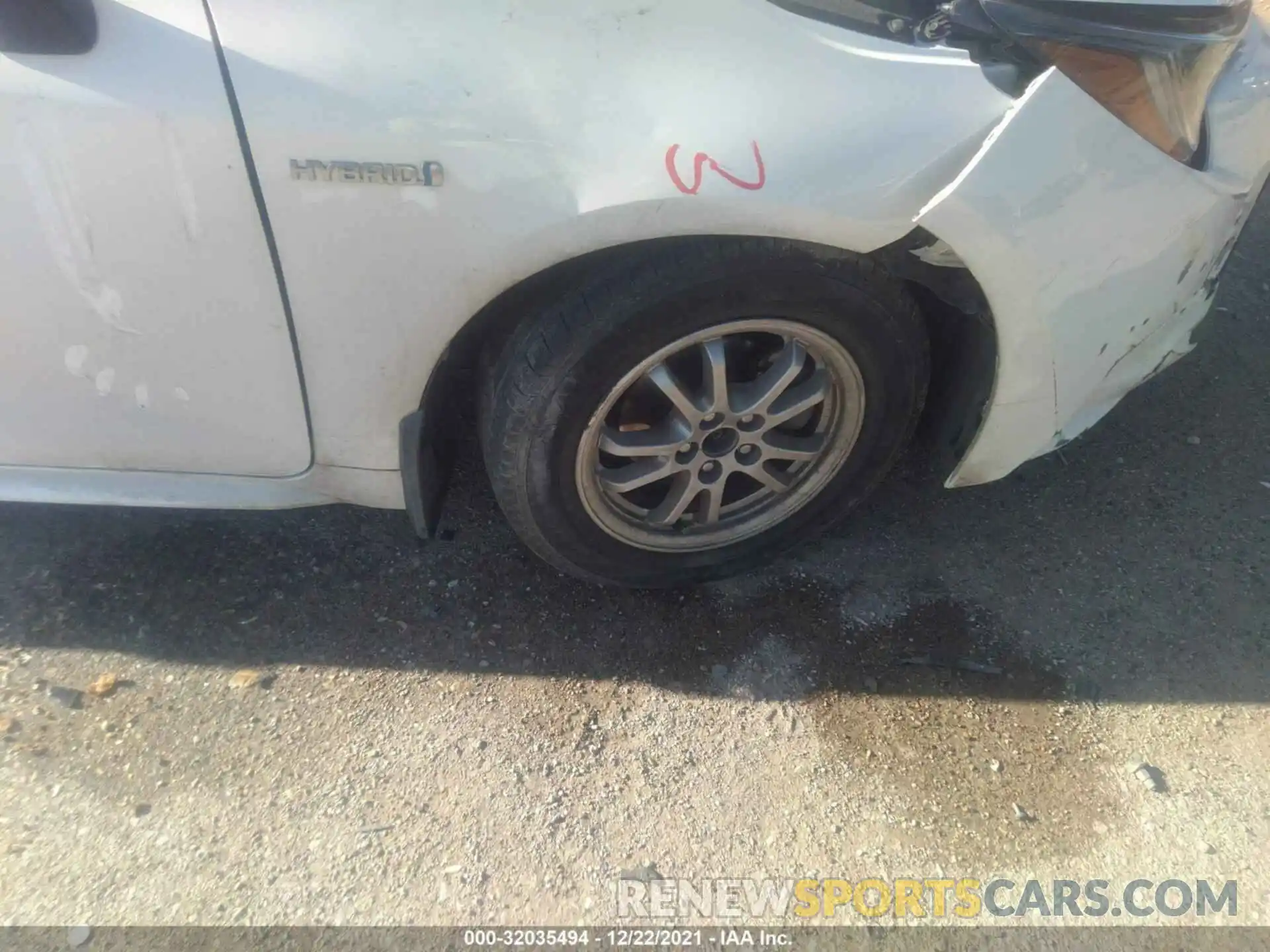 14 Photograph of a damaged car JTDEAMDE5MJ008160 TOYOTA COROLLA 2021