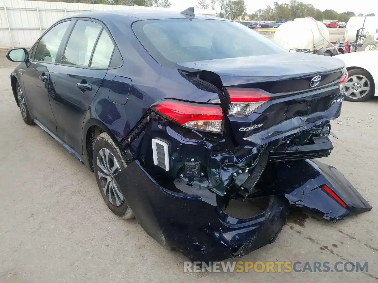 3 Photograph of a damaged car JTDEAMDE5MJ008580 TOYOTA COROLLA 2021