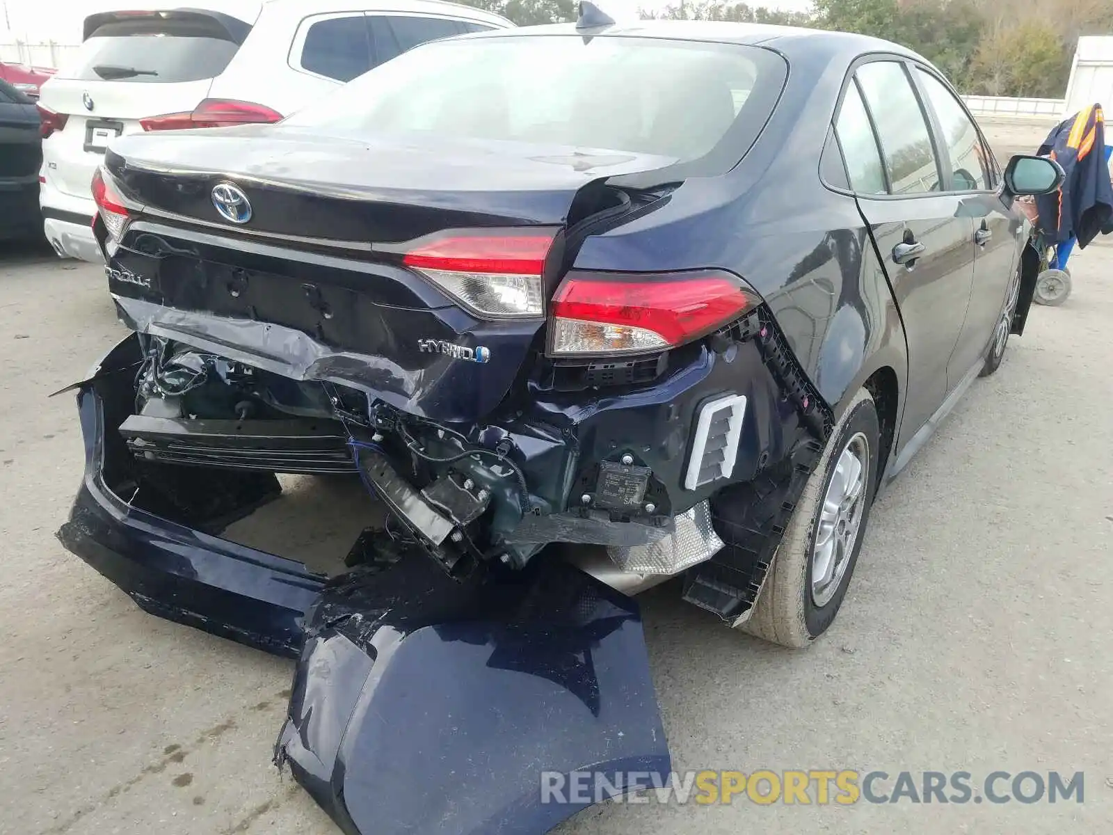 4 Photograph of a damaged car JTDEAMDE5MJ008580 TOYOTA COROLLA 2021