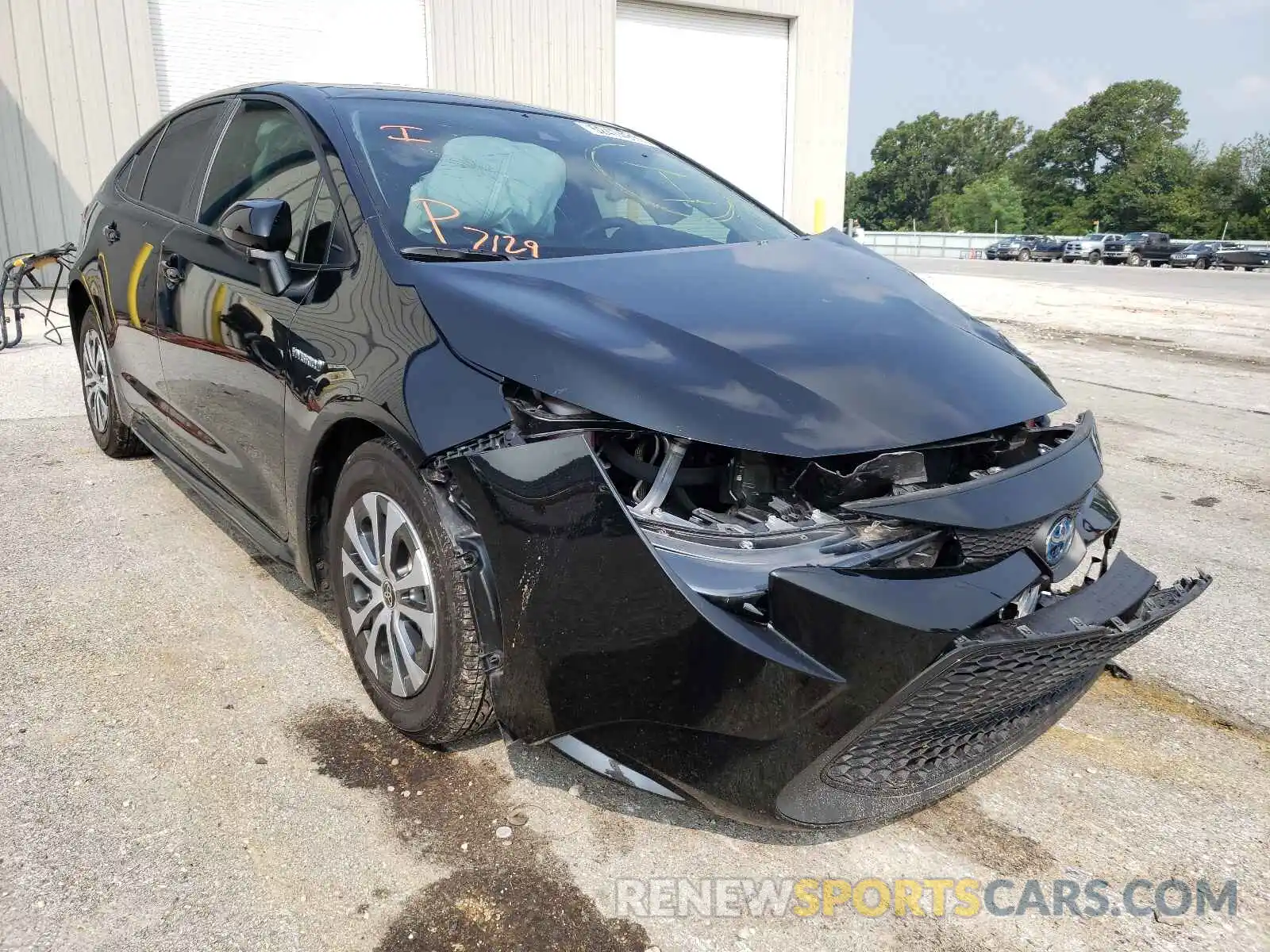 1 Photograph of a damaged car JTDEAMDE5MJ008739 TOYOTA COROLLA 2021