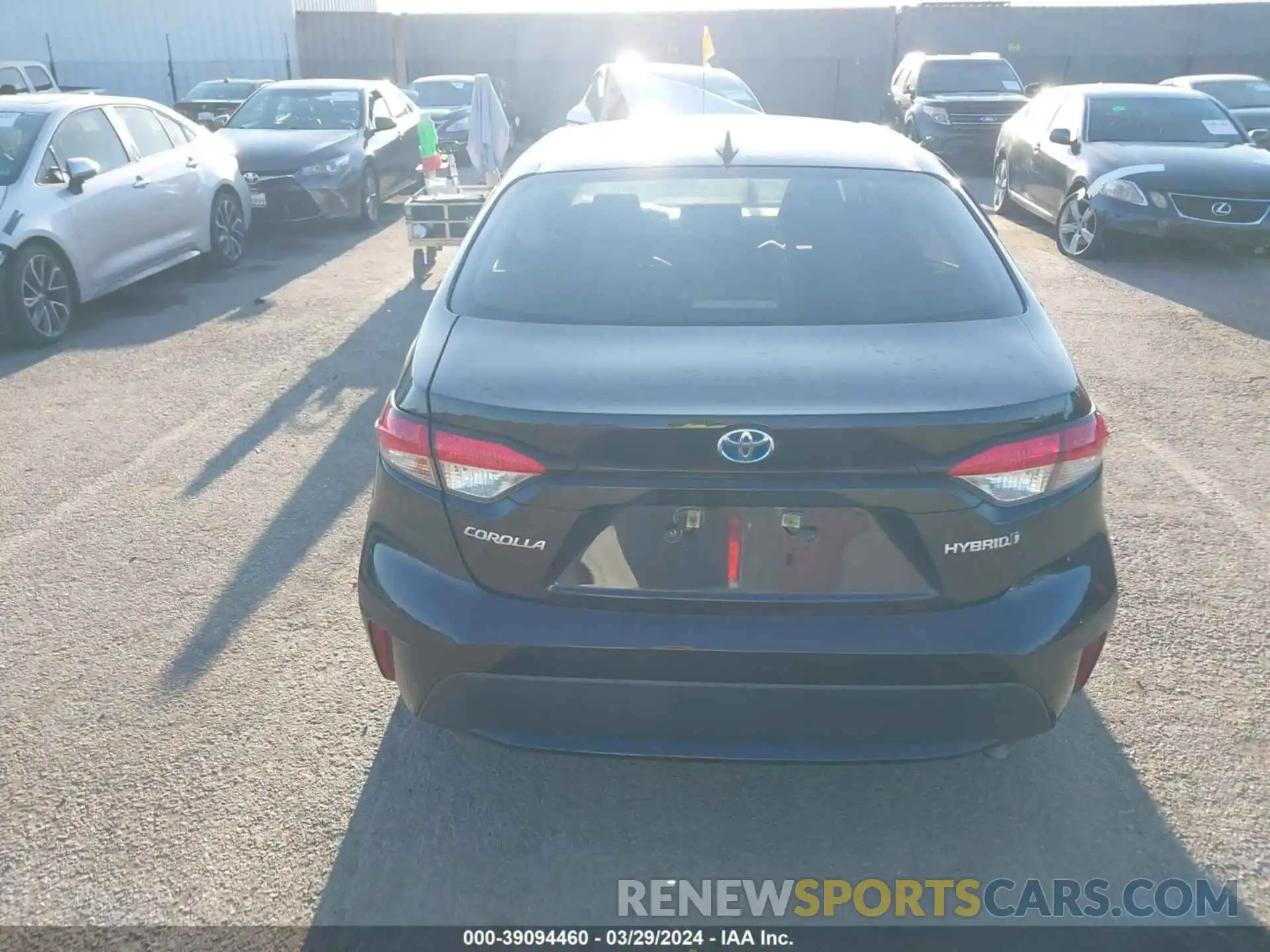 17 Photograph of a damaged car JTDEAMDE5MJ013178 TOYOTA COROLLA 2021