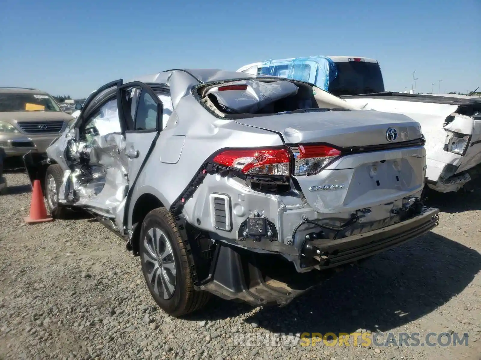 3 Photograph of a damaged car JTDEAMDE5MJ016159 TOYOTA COROLLA 2021