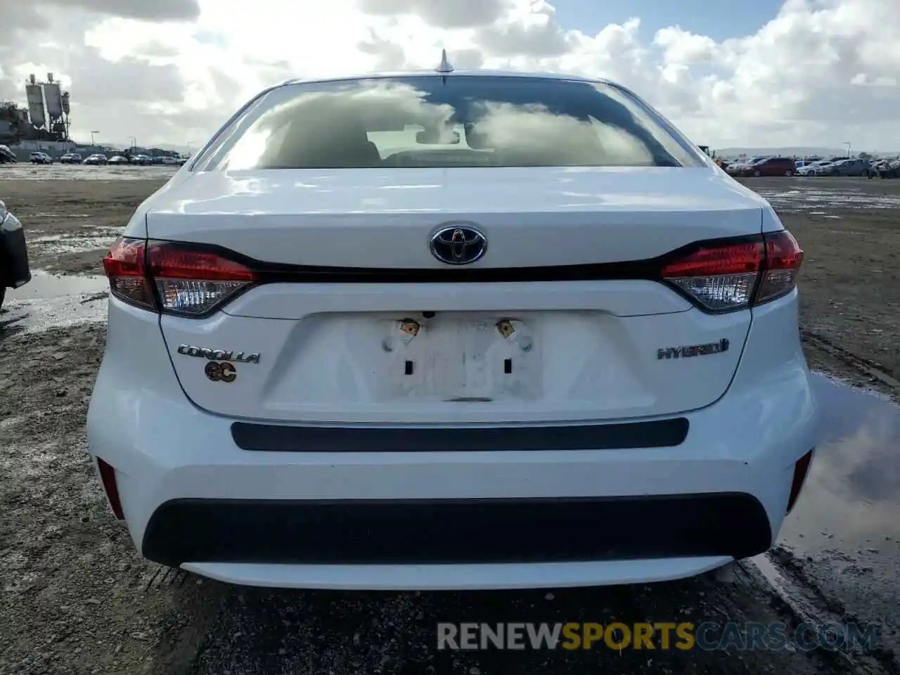 6 Photograph of a damaged car JTDEAMDE5MJ018073 TOYOTA COROLLA 2021