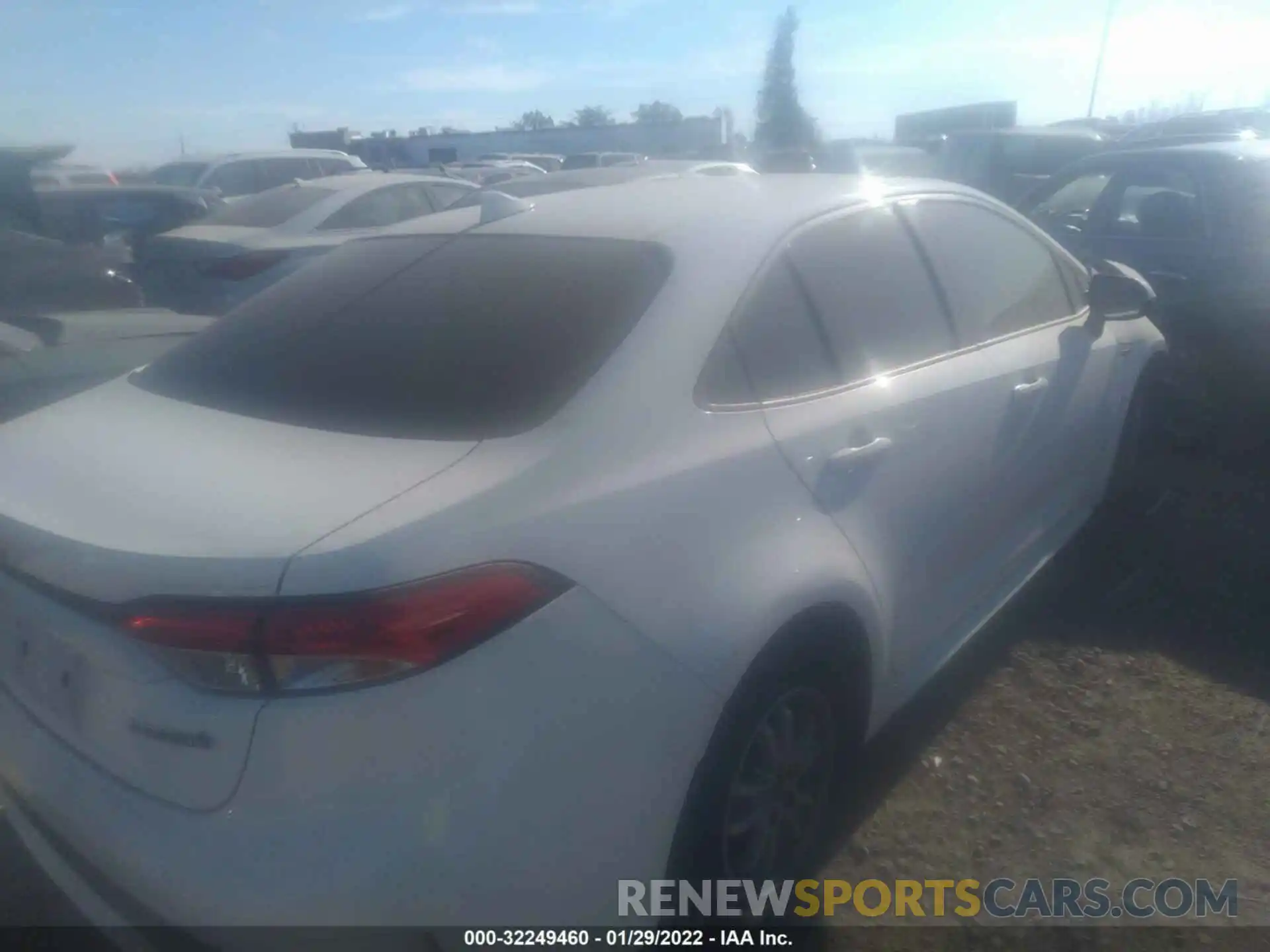 4 Photograph of a damaged car JTDEAMDE5MJ018865 TOYOTA COROLLA 2021