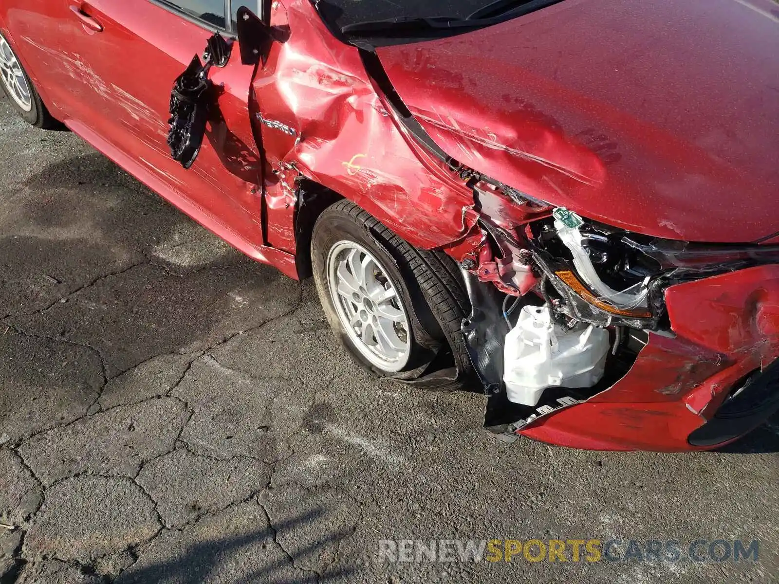 9 Photograph of a damaged car JTDEAMDE5MJ019756 TOYOTA COROLLA 2021