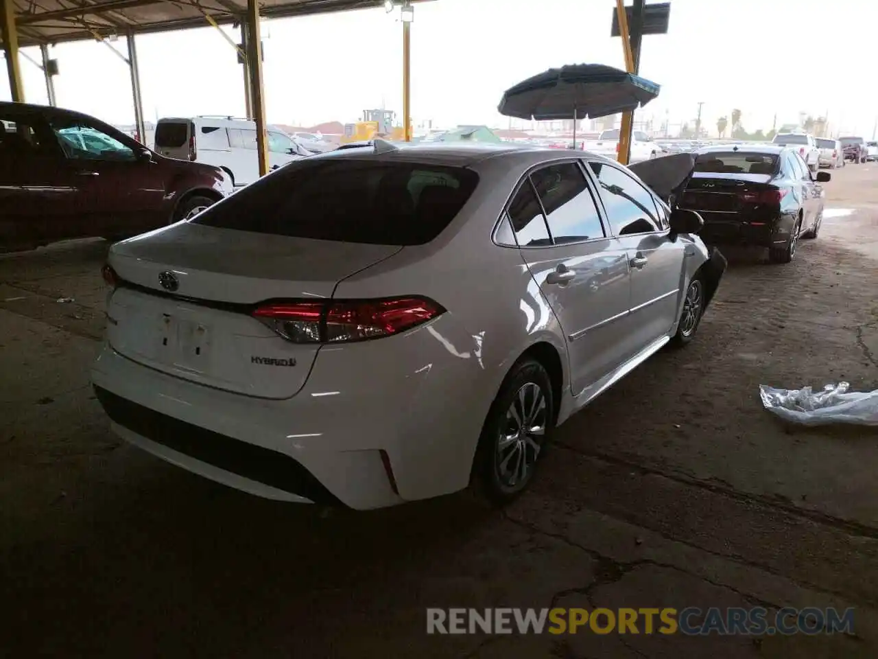 4 Photograph of a damaged car JTDEAMDE6MJ003548 TOYOTA COROLLA 2021