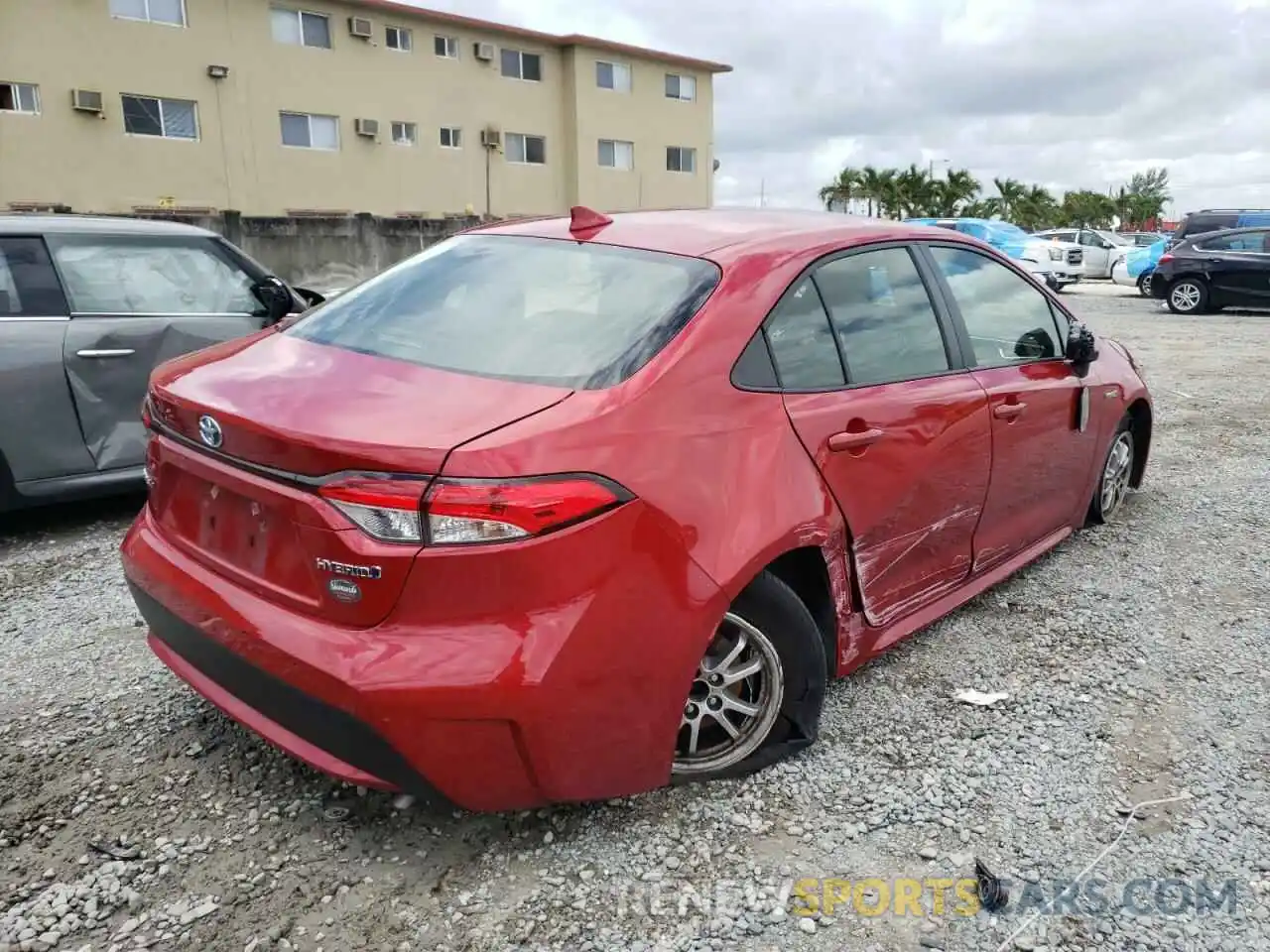 4 Photograph of a damaged car JTDEAMDE6MJ003582 TOYOTA COROLLA 2021