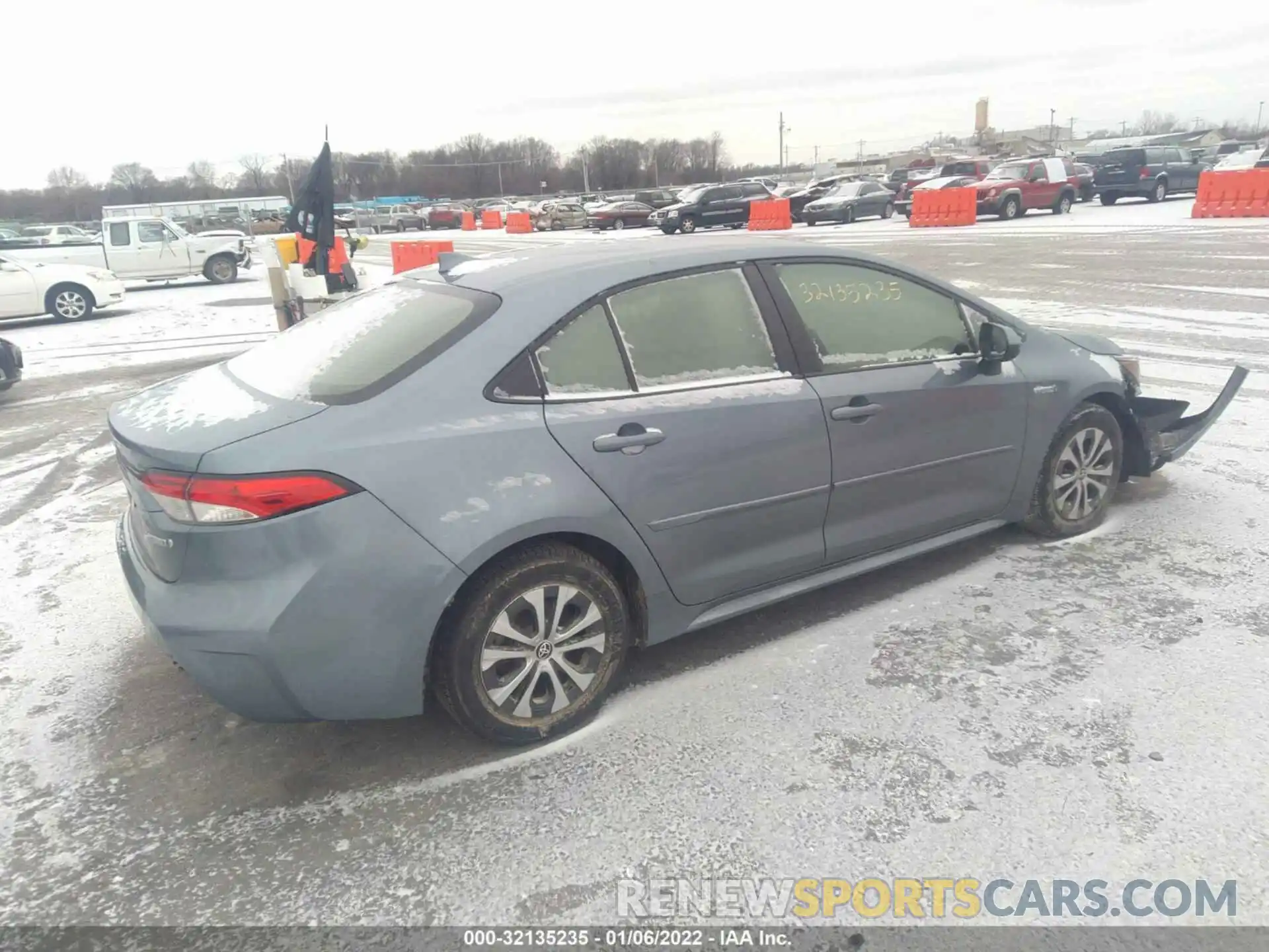 4 Photograph of a damaged car JTDEAMDE6MJ003646 TOYOTA COROLLA 2021