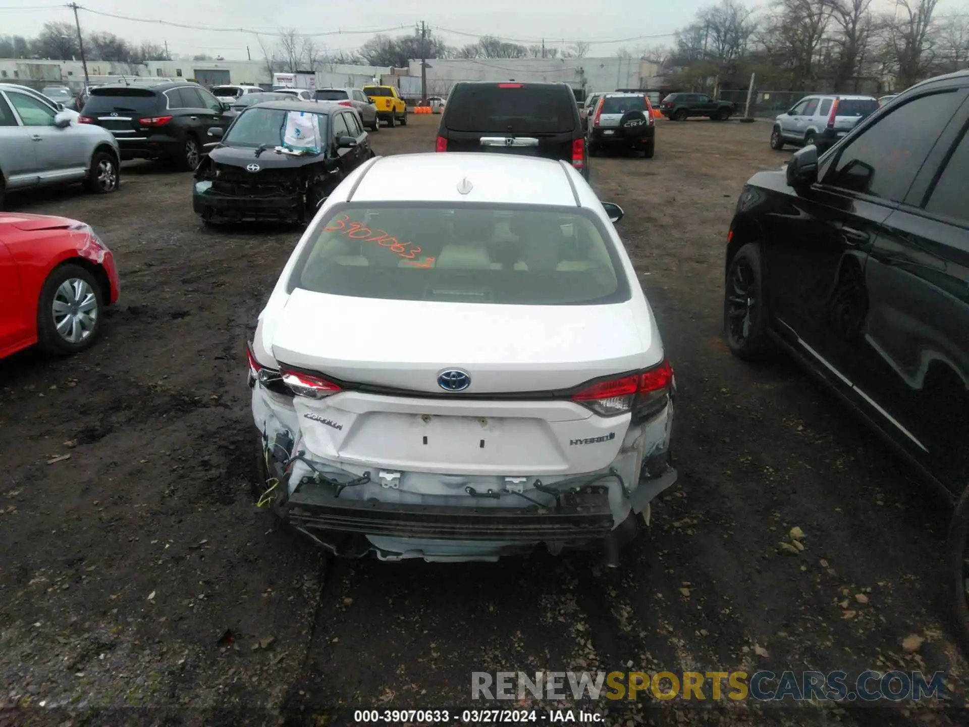 16 Photograph of a damaged car JTDEAMDE6MJ005512 TOYOTA COROLLA 2021