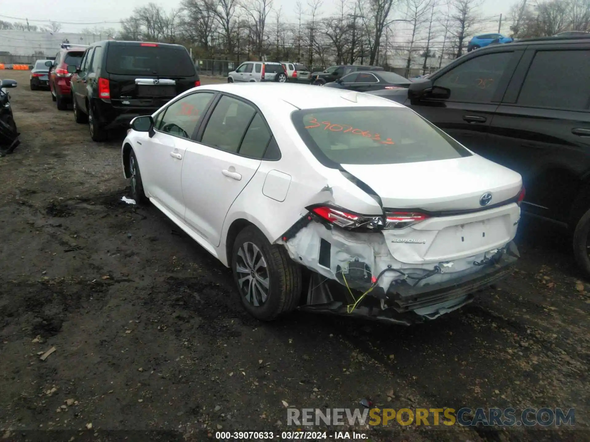 3 Photograph of a damaged car JTDEAMDE6MJ005512 TOYOTA COROLLA 2021