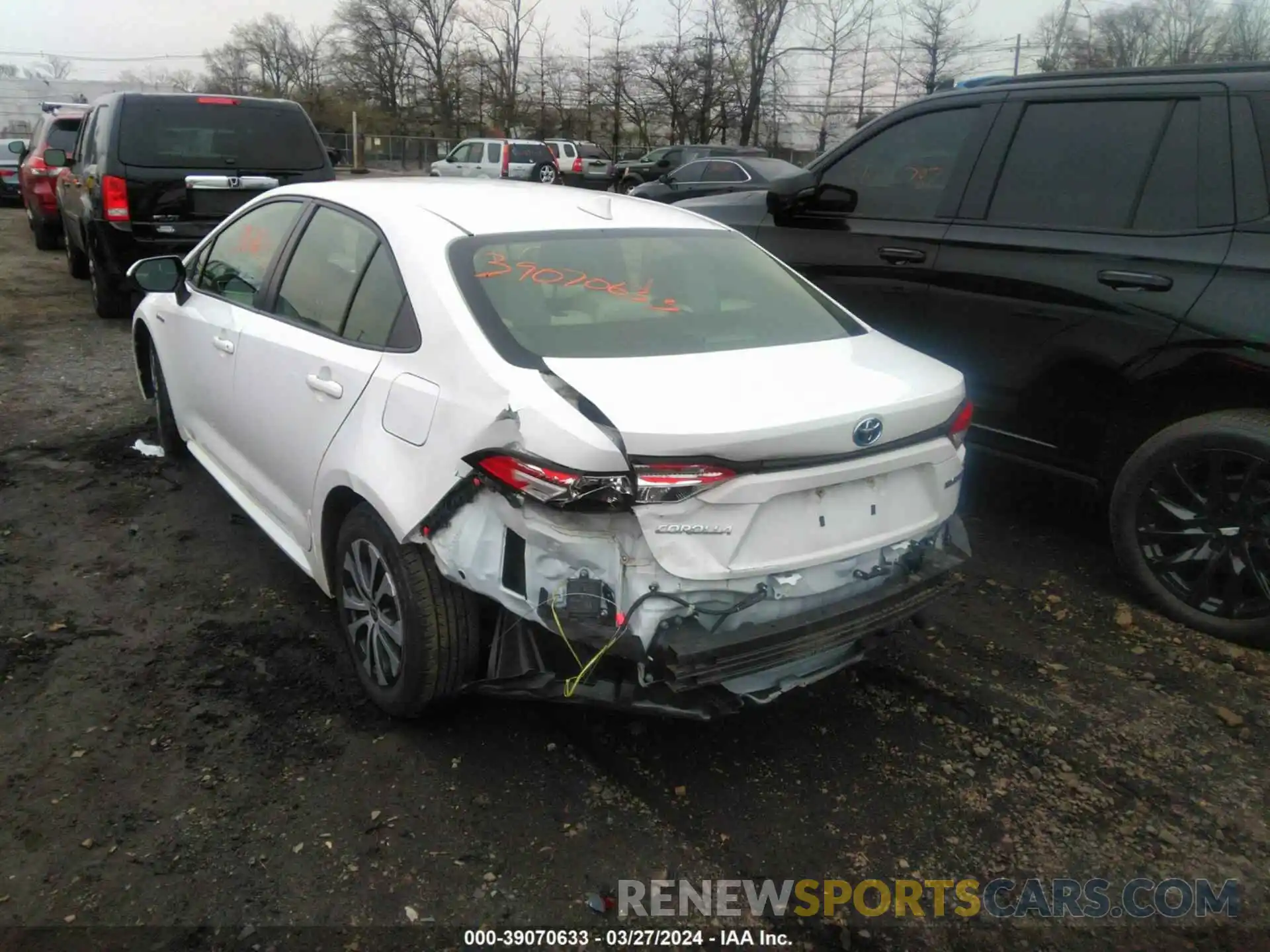 6 Photograph of a damaged car JTDEAMDE6MJ005512 TOYOTA COROLLA 2021