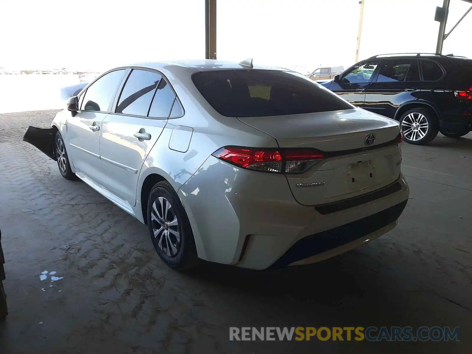 3 Photograph of a damaged car JTDEAMDE6MJ005610 TOYOTA COROLLA 2021