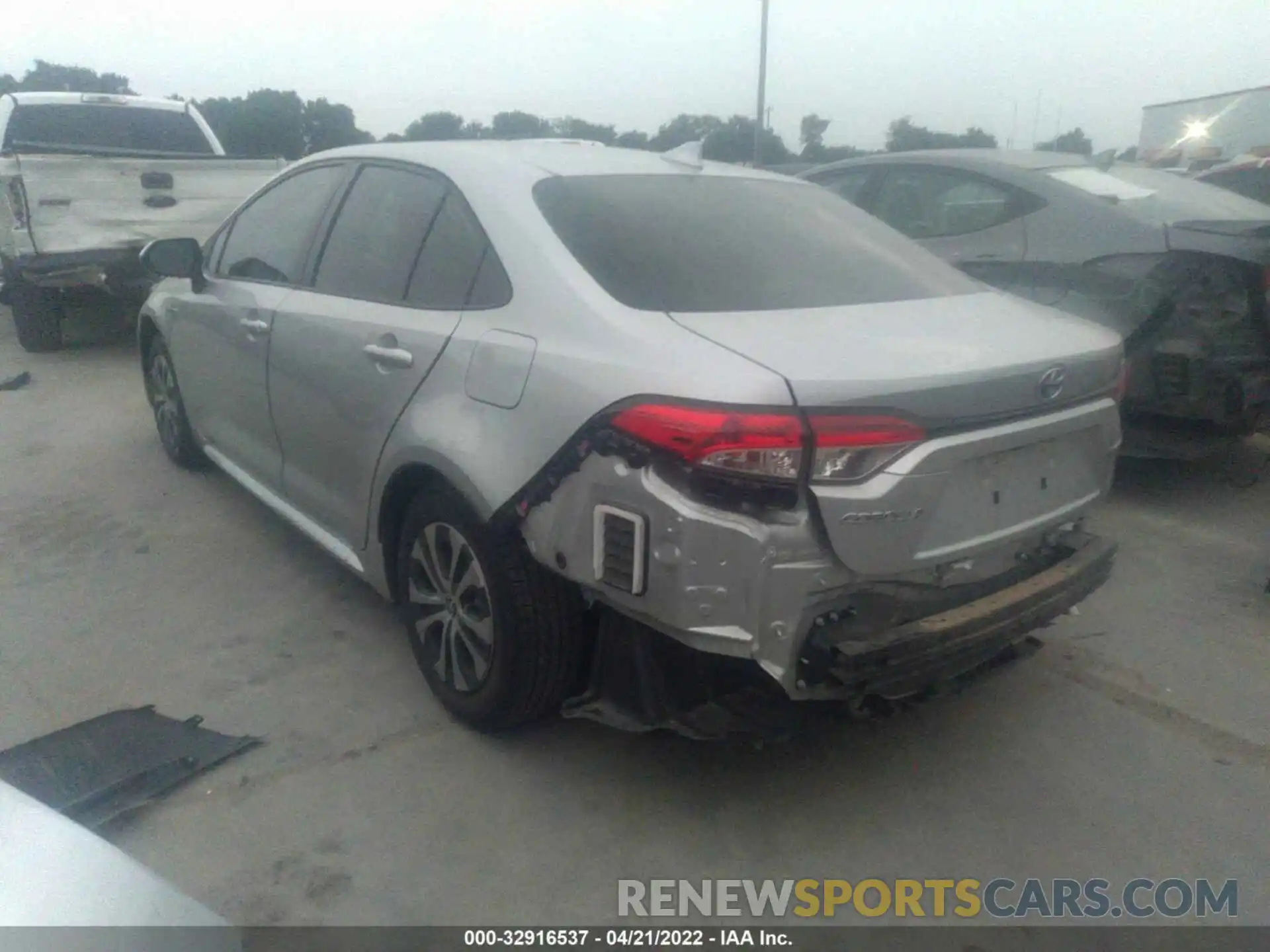 3 Photograph of a damaged car JTDEAMDE6MJ006448 TOYOTA COROLLA 2021