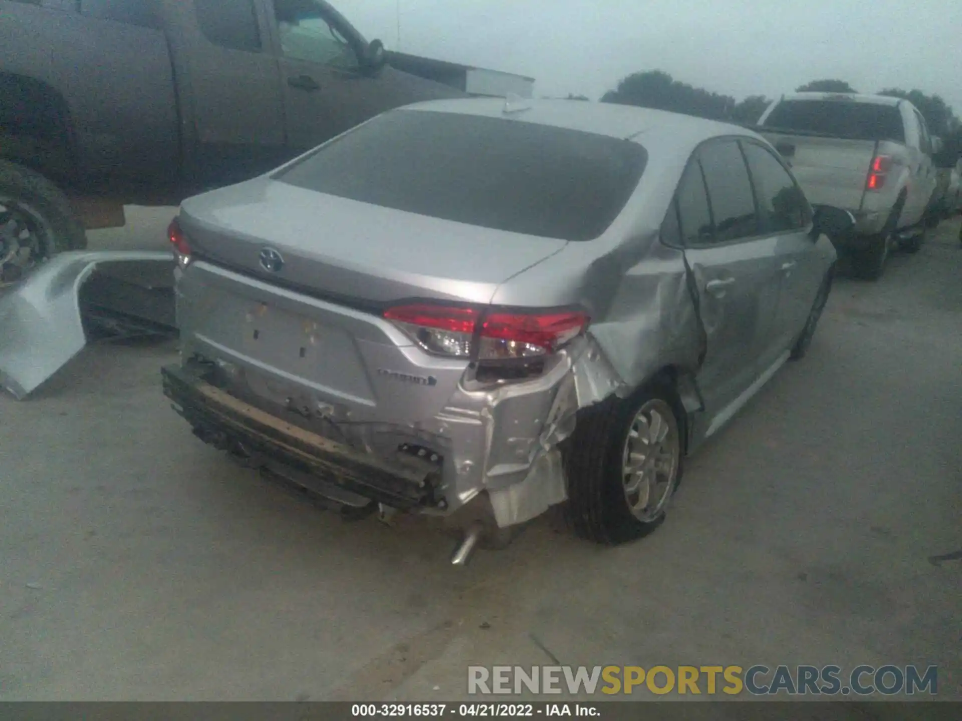 4 Photograph of a damaged car JTDEAMDE6MJ006448 TOYOTA COROLLA 2021