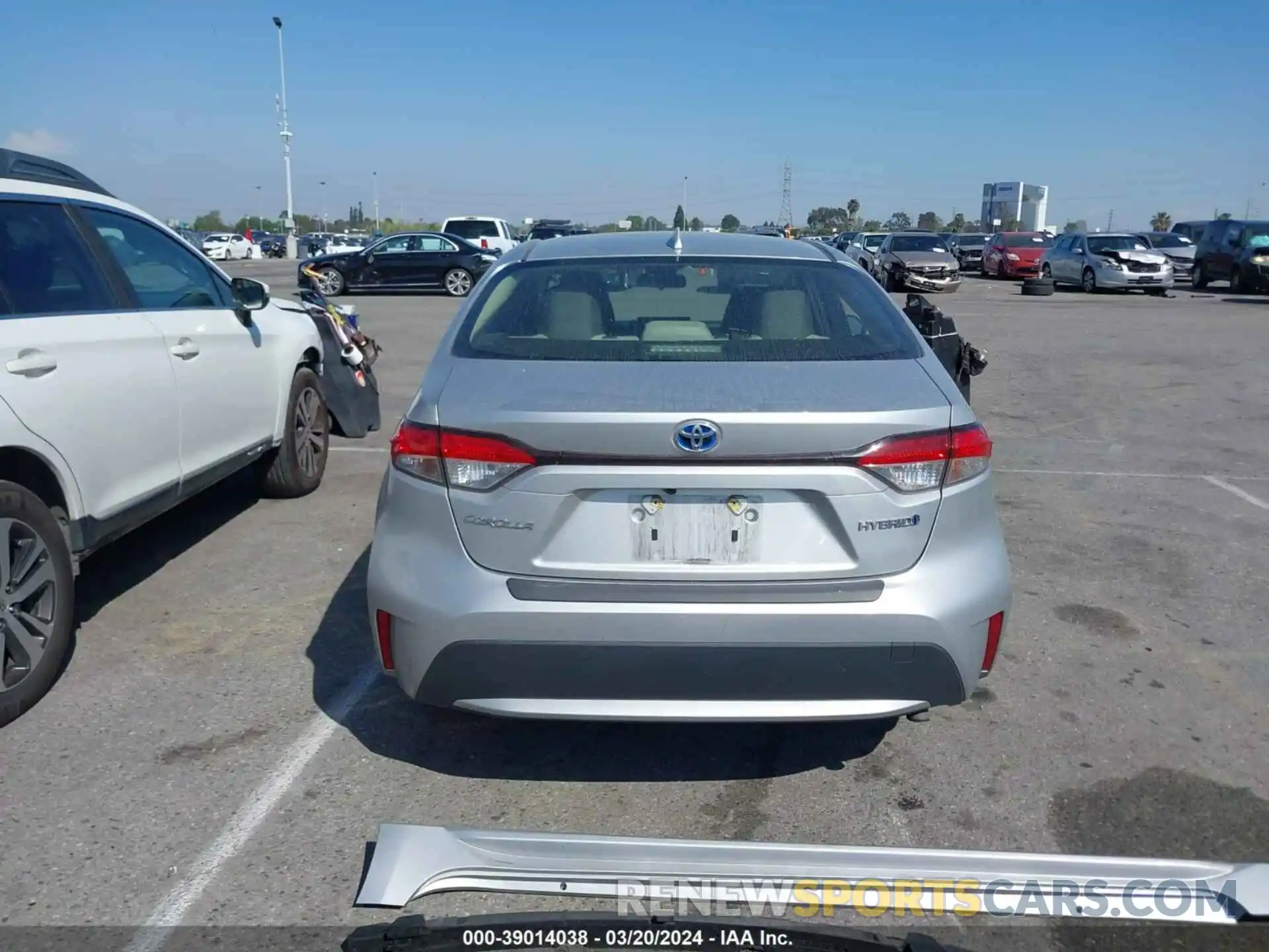 17 Photograph of a damaged car JTDEAMDE6MJ008636 TOYOTA COROLLA 2021