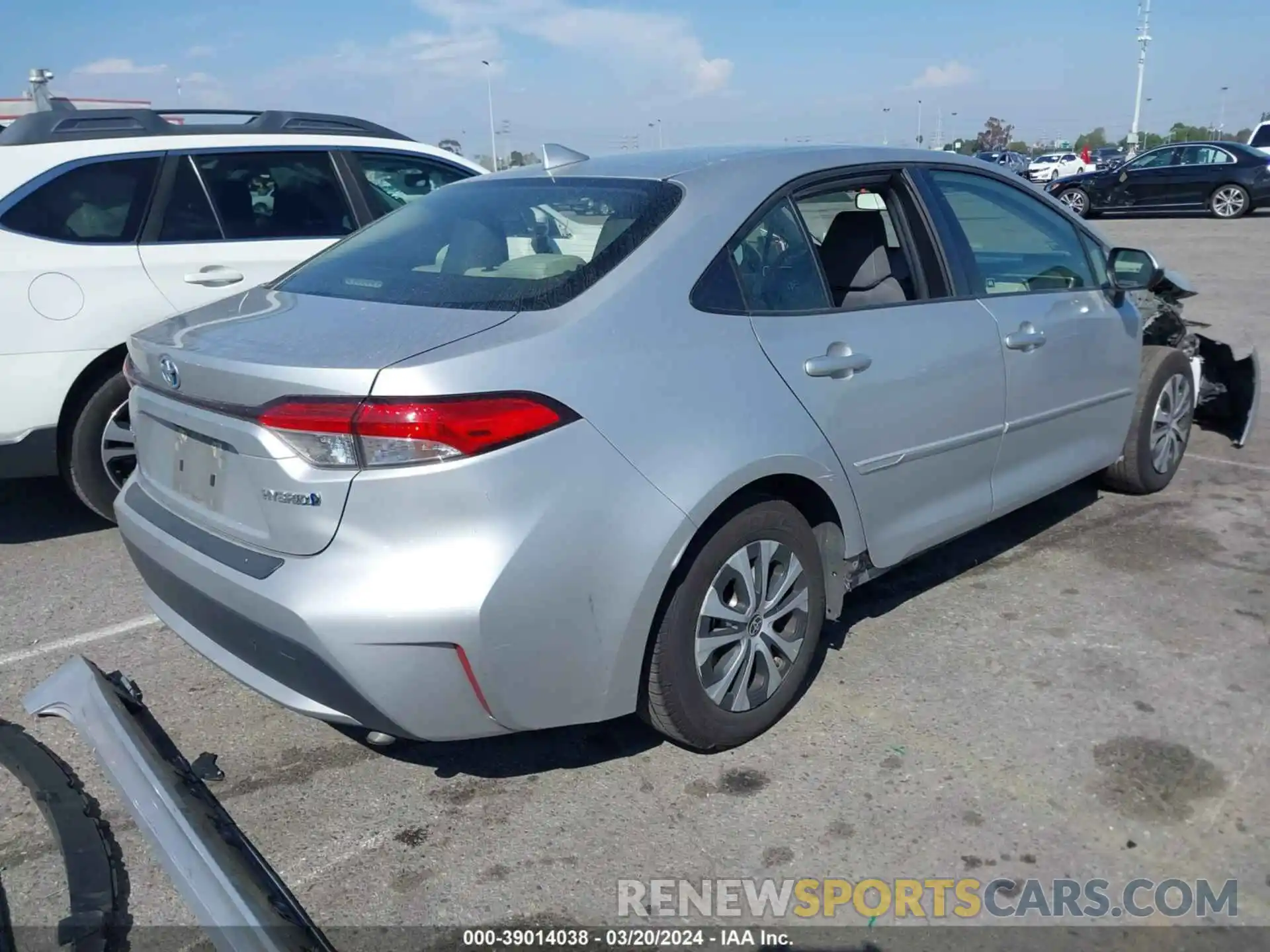 4 Photograph of a damaged car JTDEAMDE6MJ008636 TOYOTA COROLLA 2021