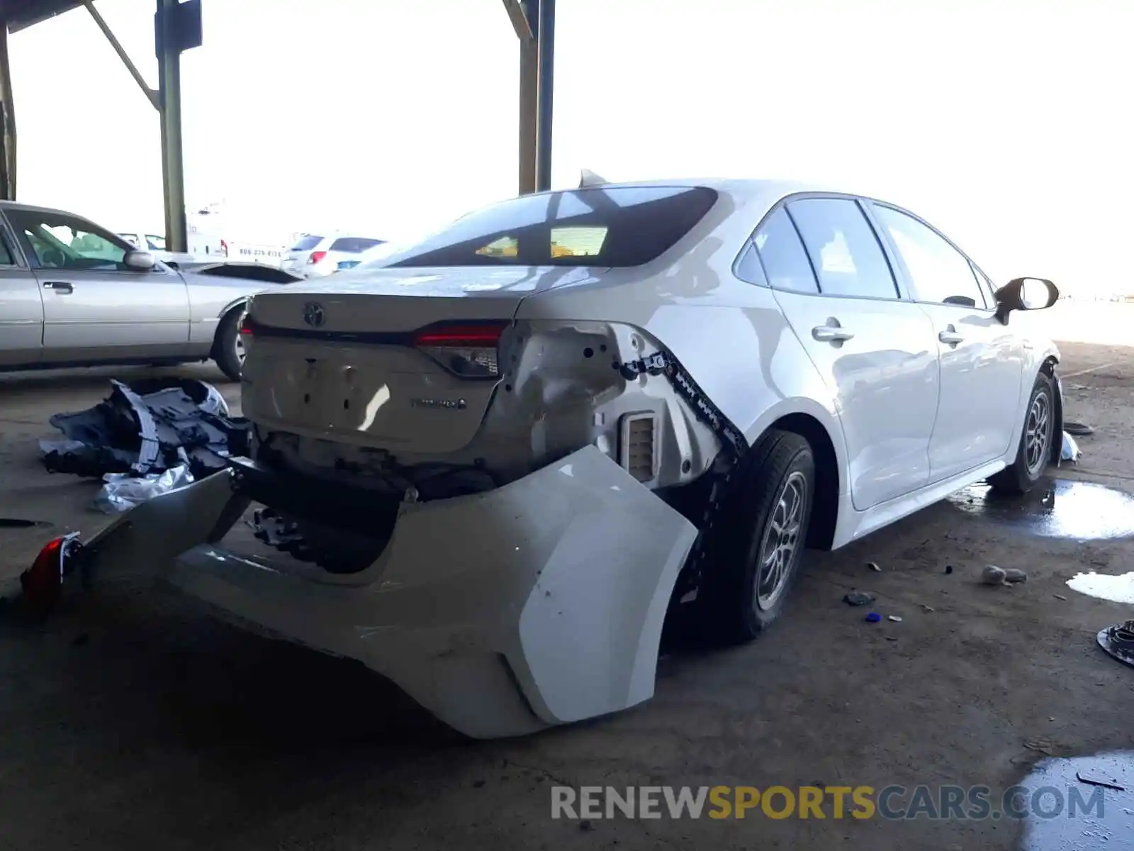 4 Photograph of a damaged car JTDEAMDE6MJ013044 TOYOTA COROLLA 2021