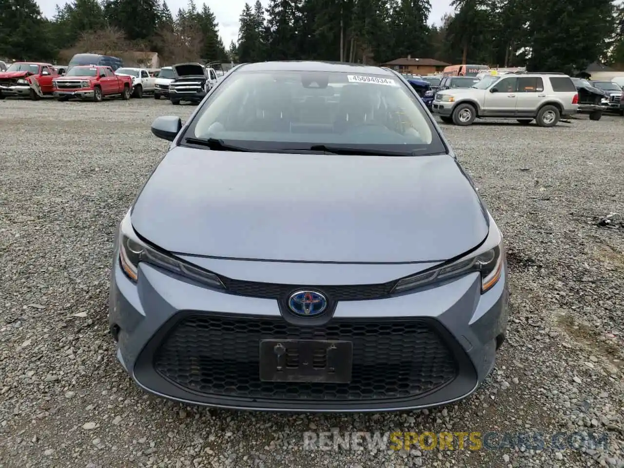 5 Photograph of a damaged car JTDEAMDE6MJ017031 TOYOTA COROLLA 2021