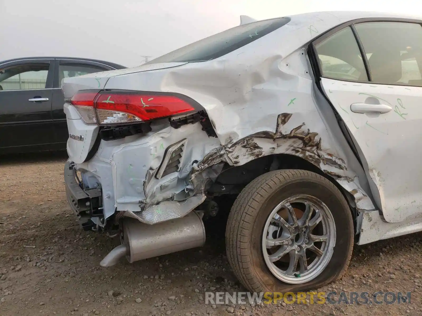 9 Photograph of a damaged car JTDEAMDE6MJ021404 TOYOTA COROLLA 2021