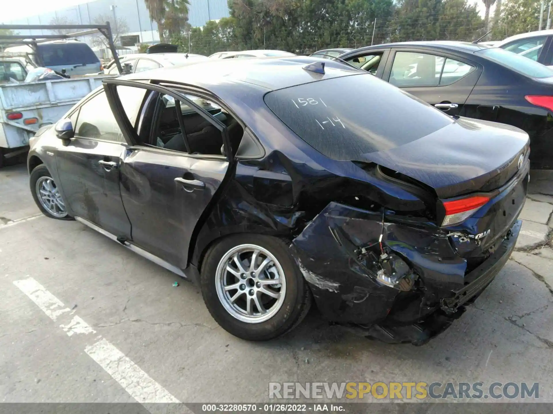 3 Photograph of a damaged car JTDEAMDE6MJ021581 TOYOTA COROLLA 2021