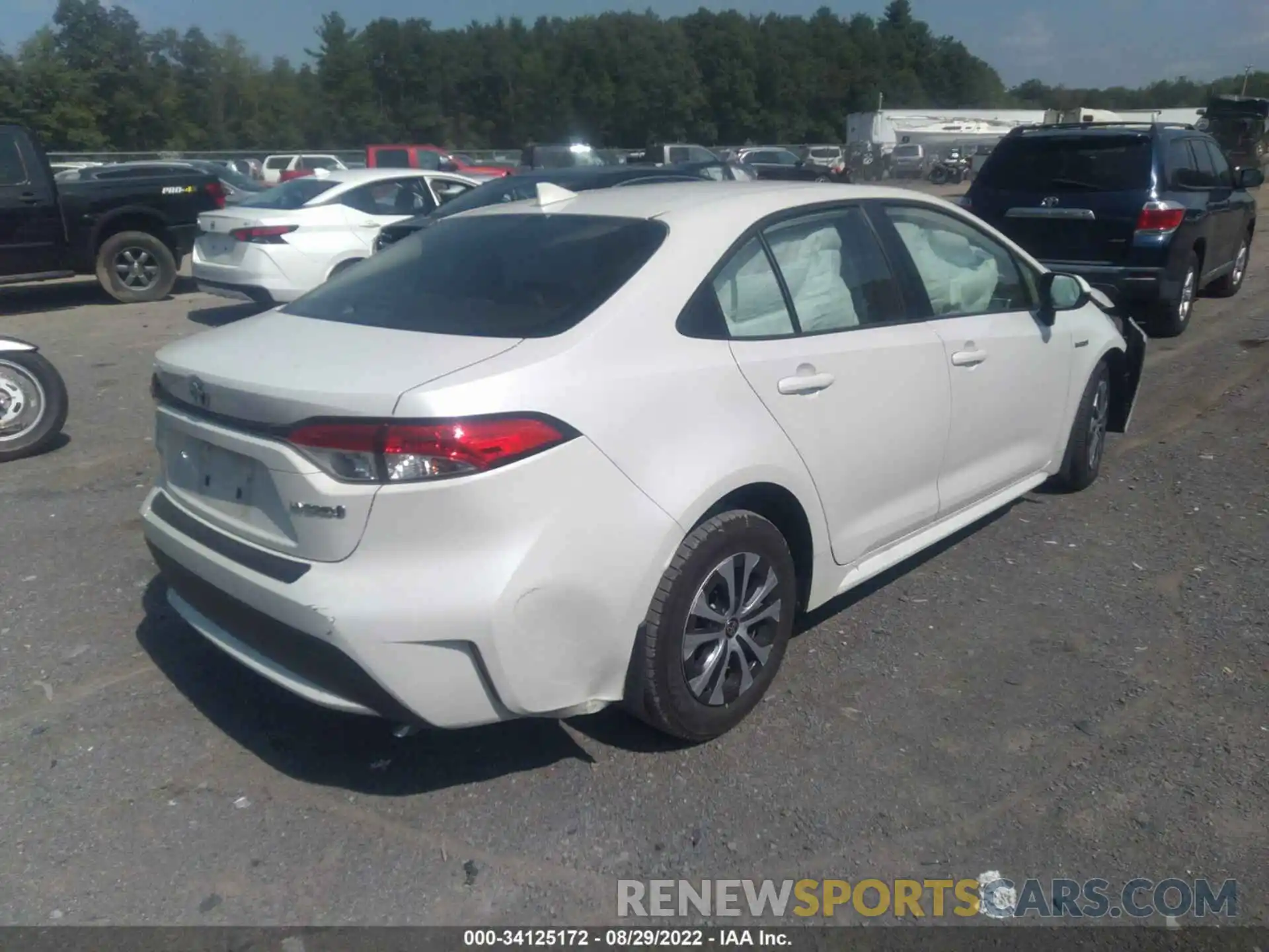 4 Photograph of a damaged car JTDEAMDE6MJ026117 TOYOTA COROLLA 2021