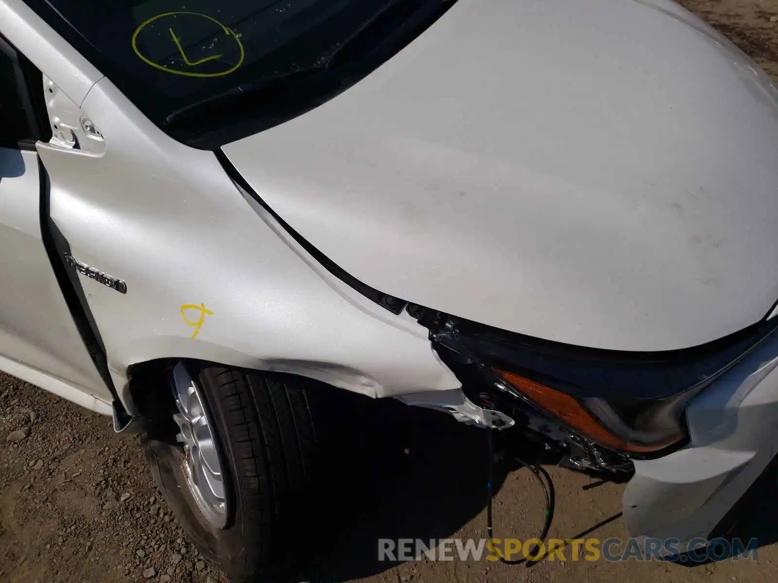 9 Photograph of a damaged car JTDEAMDE6MJ034217 TOYOTA COROLLA 2021